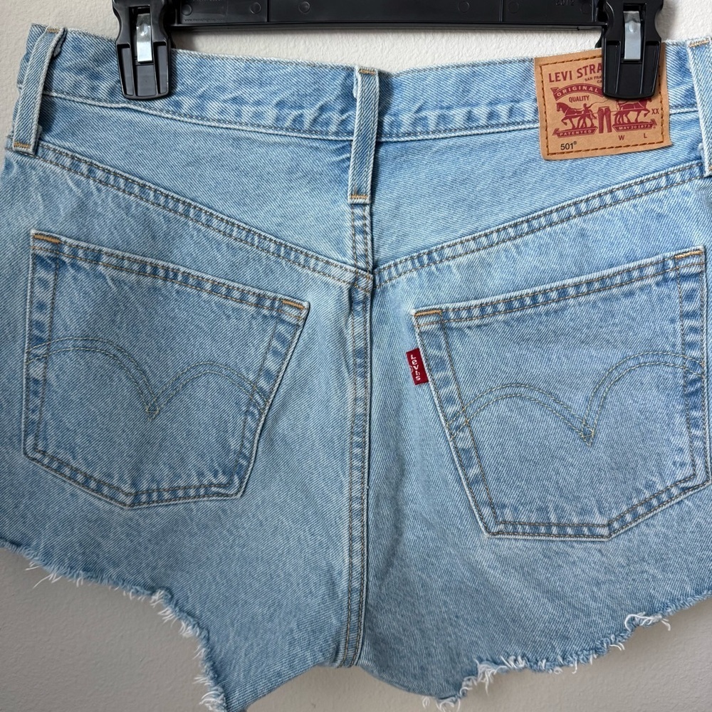 Levi’s 501 Light Blue Denim Shorts with Floral Embroidery Jorts - Picture 5 of 7